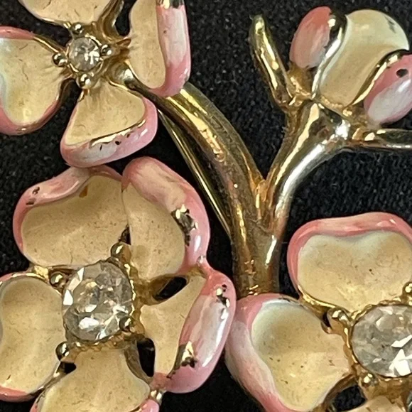 Marvella vintage Pink and rhinestone Floral Brooch - Picture 2 of 5